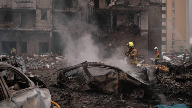 Киев: число погибших возросло до 14 человек – из-под завалов деблокировано тело еще одного человека, ГСЧС