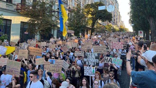 Протестна хода за діалог і реформи в оборонці розпочалася в центрі Києва