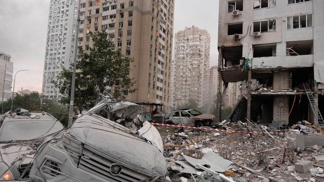 Russian strikes on Kyiv kill 5 in Podilsky district, 6 in Darnytsky district - Klymenko