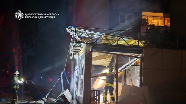 Двоє людей поранені, серед них дитина: РФ понад 20 разів атакувала Дніпропетровщину