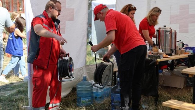УКК развернул пункт помощи пострадавшим от российского ракетного обстрела Львова