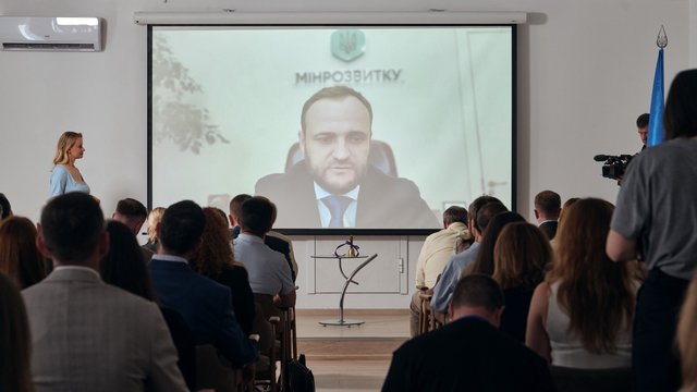 У Києві відкрили Школу міст та громад, що об’єднає лідерів для відновлення і розвитку України