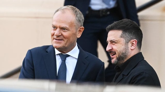 Туск сообщил, что обсудил с Зеленским вопросы инвестиций, поддержки Украины и переговоров в США