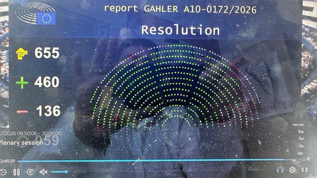 Порошенко про резолюцію Європарламенту: депутати прямо вимагають утриматися від переслідувань опозиції