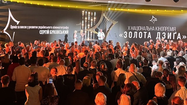 Фильм "Ты – Космос" режиссера Острикова стал лауреатом кинопремии "Золотая Дзига"