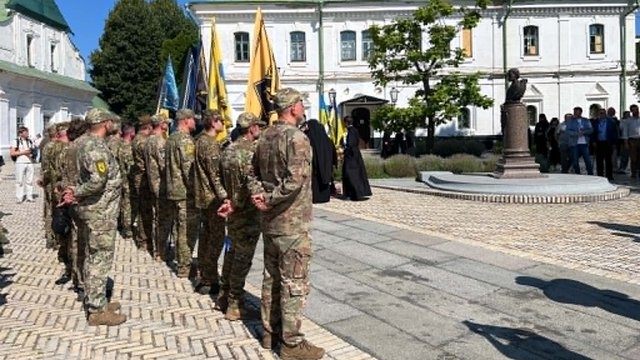 В Киево-Печерской лавре состоялось освящение памятного знака гетману Мазепе
