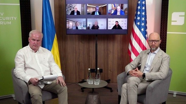 Украина является краеугольным камнем нового атлантического будущего, убежден Яценюк