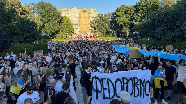 Протестна хода за діалог і реформи в оборонці розпочалася в центрі Києва