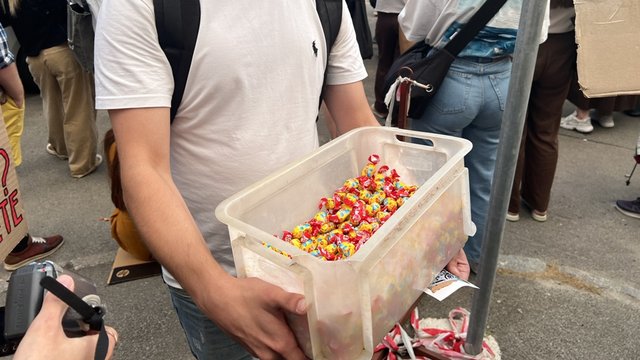 Акція на підтримку Федорова в Міноборони триває у центрі Києва, кількість учасників зменшилася порівняно з минулою п'ятницею