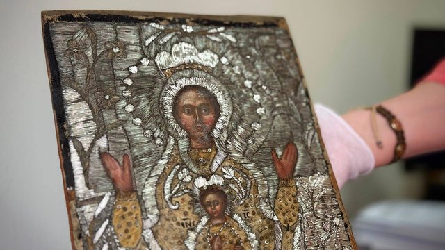 Митники Київщини упередили незаконне вивезення до Таїланду гаптованої ікони XIX століття