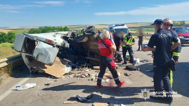 В Одесской области пассажирский автобус столкнулся с грузовиком: один человек погиб, 5 получили ранения – полиция
