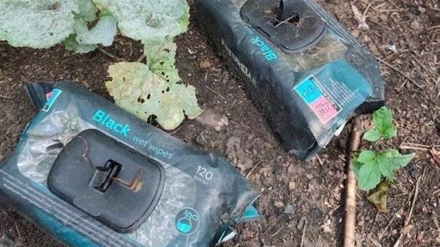На Херсонщині окупанти маскують вибухові пристрої в упаковках вологих серветок