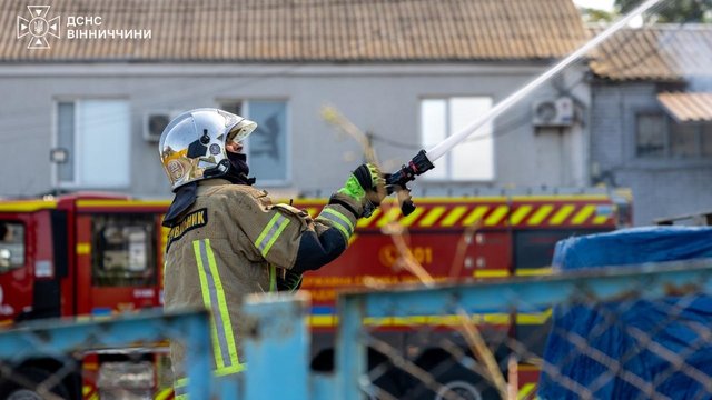 Росіяни вдарили по відділенню "Нової пошти" на Вінничині, дев'ятеро людей постраждало, троє – в реанімації