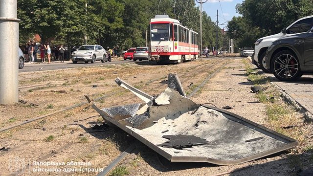 Окупанти обстріляли Запоріжжя з дронів, відомо про трьох постраждалих – ОВА