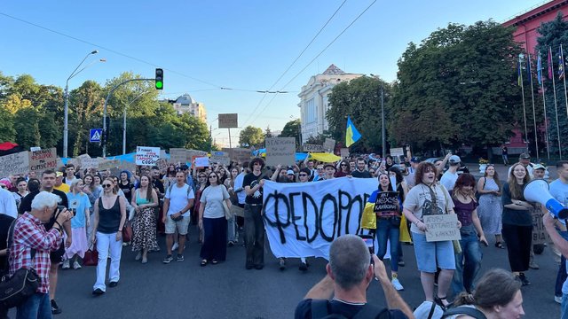 Акции протеста в пятницу стали самыми массовыми со времен Революции достоинства, утверждает инициатор Козятинский