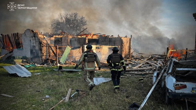 Росіяни атакують мирні населені пункти прикордоння Сумської та Чернігівської областей КАБами та безпілотниками – ОВА
