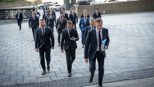 Кабмін провів перше засідання і визначив пріоритети роботи – Корецький