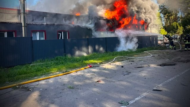 На Чернігівщині внаслідок обстрілів виникли пожежі на підприємствах – ДСНС