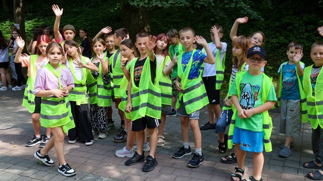 Понад 80 дітей-сиріт загиблих Захисників відпочивають в "Артеку" завдяки благодійній платформі "Українських вертольотів"
