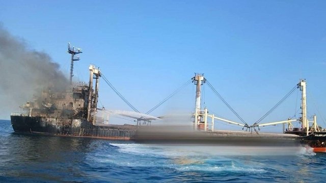 Удар по гражданскому судну под Одессой был нанесен тремя крылатыми ракетами – ВМС Украины