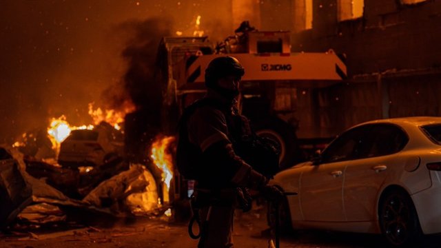 Одна людина загинула та двоє постраждалих через російську балістичну атаку Києва