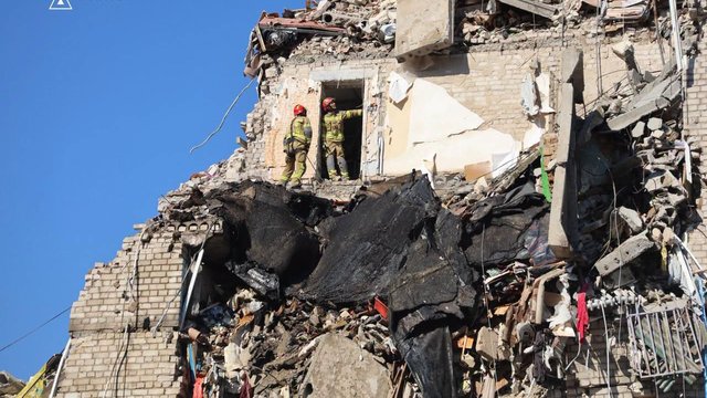 Під завалами будинку в Дарницькому районі столиці може бути до 9 людей – ДСНС