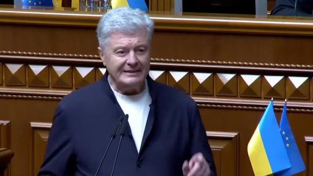 "Евросолидарность" поддерживает отставку правительства Свириденко и требовала этого еще восемь месяцев назад, заявил Порошенко