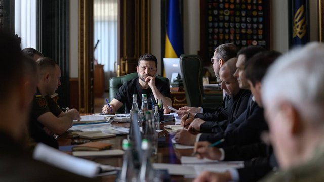 Зеленський доручив уряду та МЗС підготувати рішення для захисту економічних процесів і стійкості України