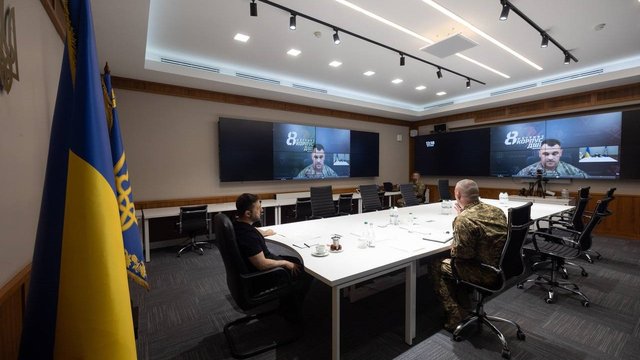 Президент провів нараду з військовими: обговорювали логістику, плани окупантів та активну оборону