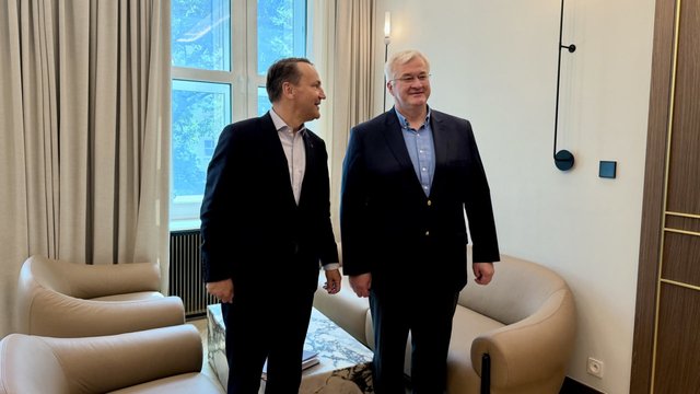 Sikorski on meeting with Sybiha: discussed options for resolving bilateral tensions