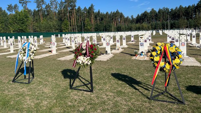 На НВМК відбулися заходи до Дня пам'яті Захисників України і почесні поховання невпізнаних військових
