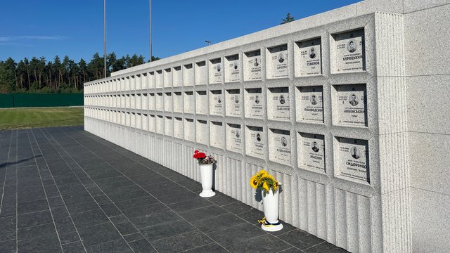 На НВМК відбулися заходи до Дня пам'яті Захисників України і почесні поховання невпізнаних військових