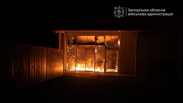 Внаслідок атаки російських безпілотників знищено "Епіцентр" у Запоріжжі