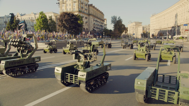 Майже 100 одиниць українського озброєння були представлені у Києві на першому в історії параді дронів