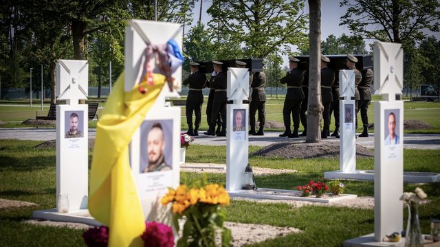 На НВМК за перший рік відбулося 495 поховань українських Захисників і 6 ексгумацій