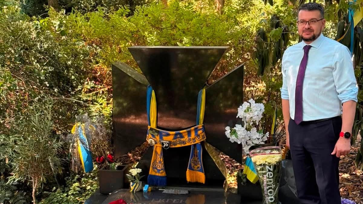 Konovalets' Rotterdam burial site to be memorialized, monument to come to Ukraine – UINP head