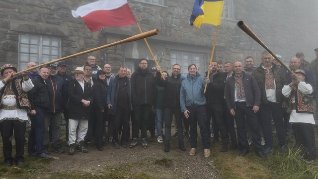 Украина и Польша открыли новый Международный центр коллективного пользования научным оборудованием на горе Поп Иван