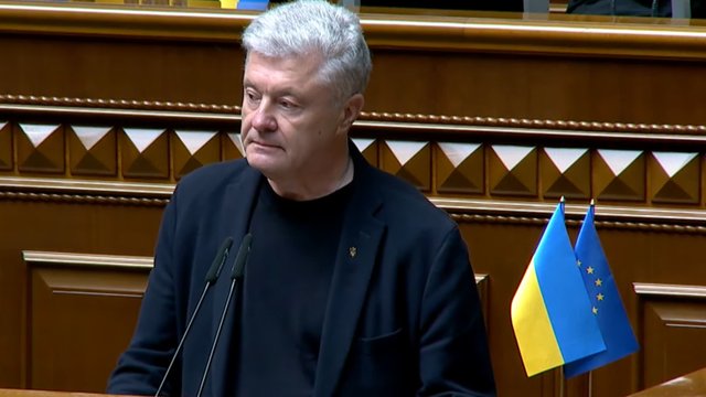 Порошенко в Раді закликав прийняти закон про укриття і зауважив відсутність подань на очільників МЗС та Міноборони