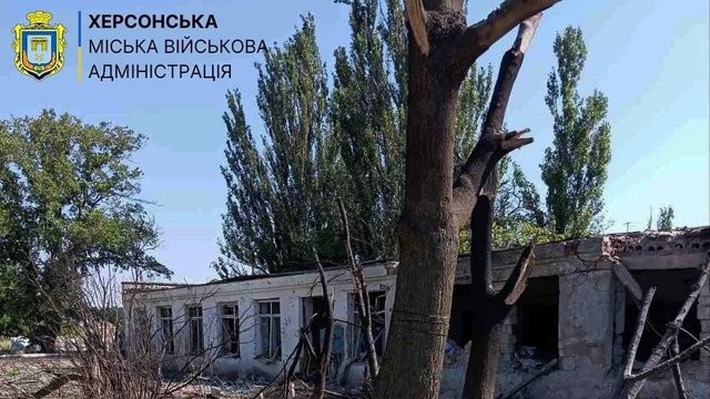 Россияне скинули УАБы на Зеленовку, повреждены социальные объекты – Херсонская ГВА
