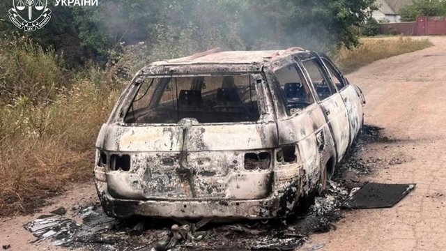 Два человека пострадали в результате попадания FPV-дрона в гражданский автомобиль в Харьковской области