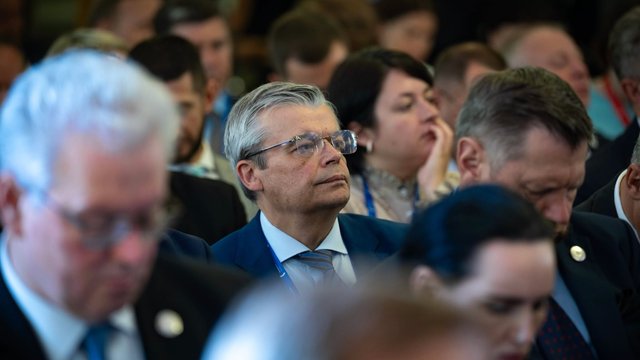 Koretsky urges diplomats to maintain contact with Ukrainians abroad