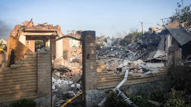 Троє людей, з них двоє дітей, загинули внаслідок удару російських КАБ по Сумах – ОВА