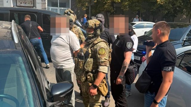 Генпрокурор: Разоблачены двое сотрудников налоговой, которые брали деньги за "лояльность" во время проверок