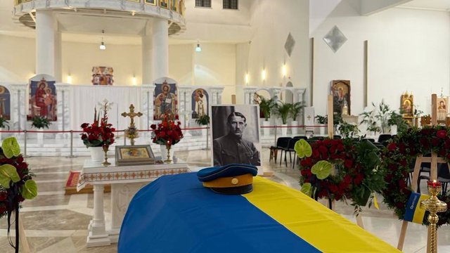 Прах Коновальця доставили до Патріаршого собору УГКЦ у Києві для прощання