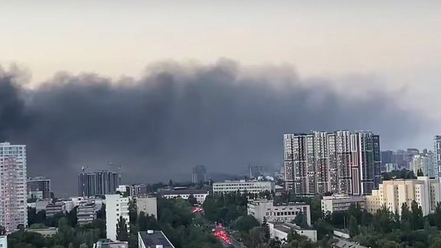 Ухудшение качества воздуха зафиксировано в Киеве после пожара, возникшего в результате падения вражеских дронов