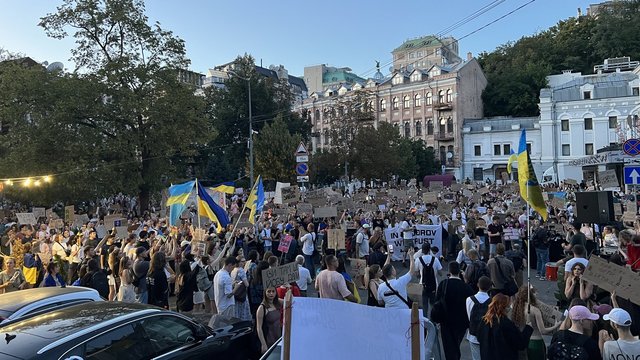 Протестна хода за діалог і реформи в оборонці розпочалася в центрі Києва