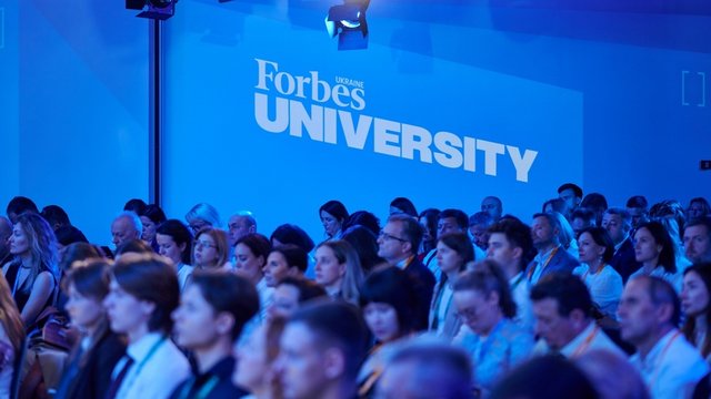 Знання, ШІ та нові KPI: у Києві відбулася конференція Forbes University про майбутнє вищої освіти