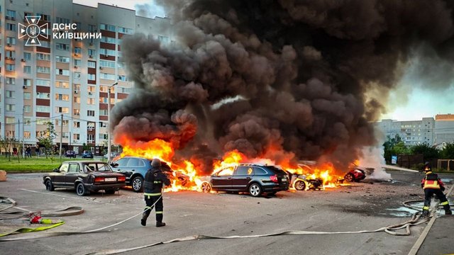 Глава МВС: За добу від обстрілів в Україні загинули 16 людей, в п'ятницю ворог продовжує бити по цивільних об'єктах