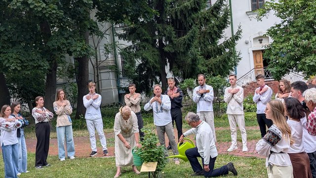 Ninth Bouquet Kyiv Stage festival opens in Ukrainian capital