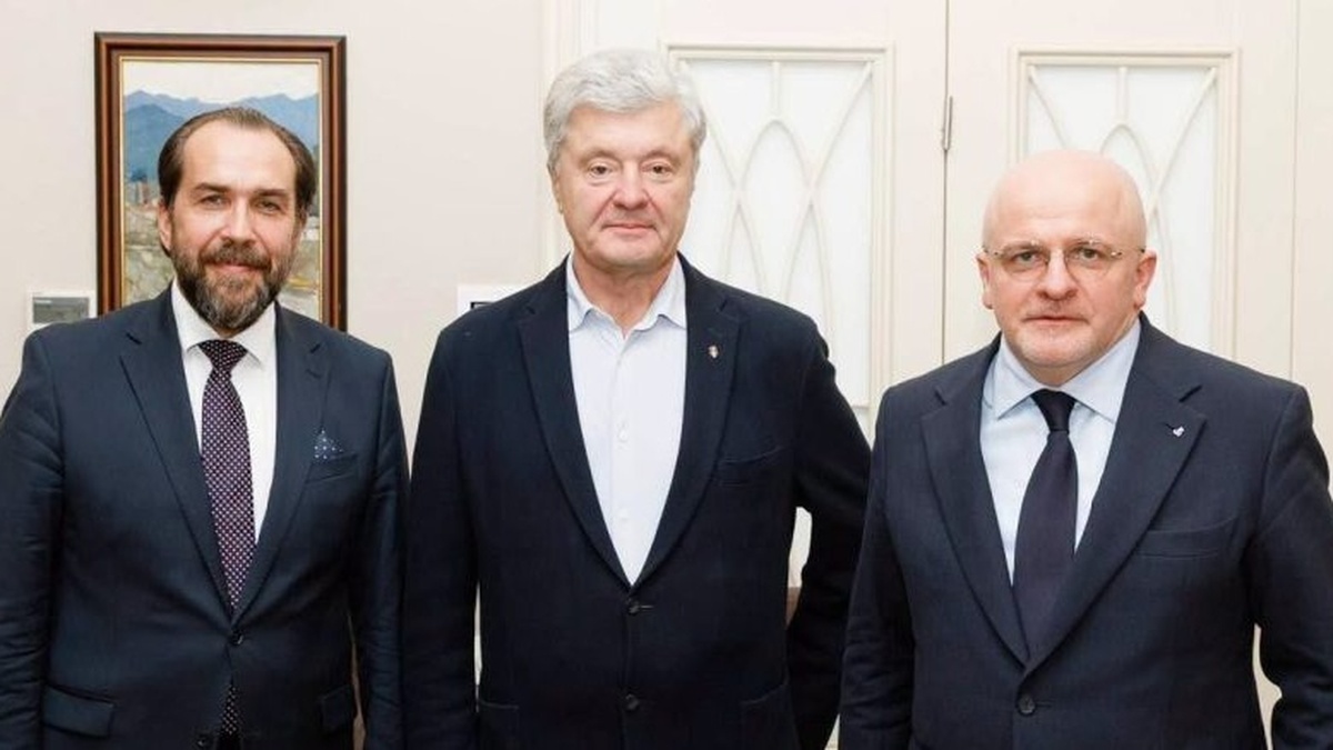 Poroshenko discusses Ukrainian-Polish strategic partnership with Sejm MP Kowal